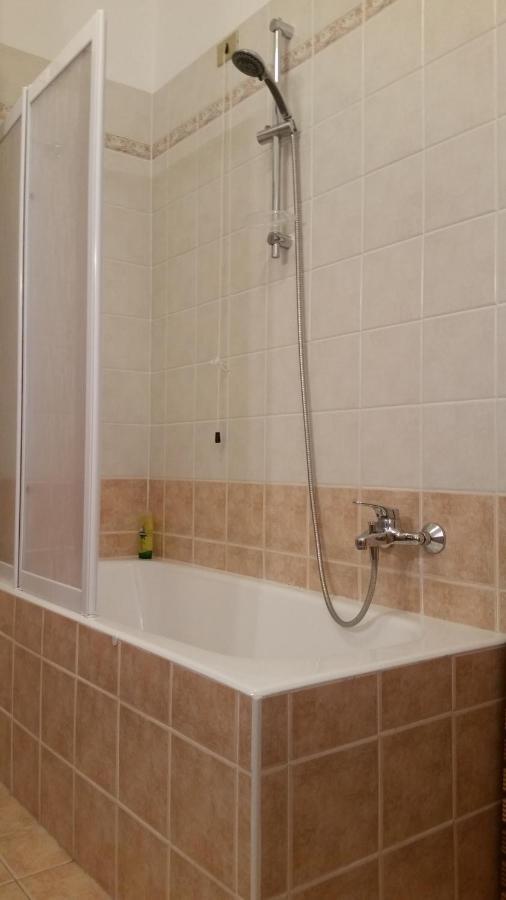 New Apartment Lake View 11 ヴァレンナ エクステリア 写真